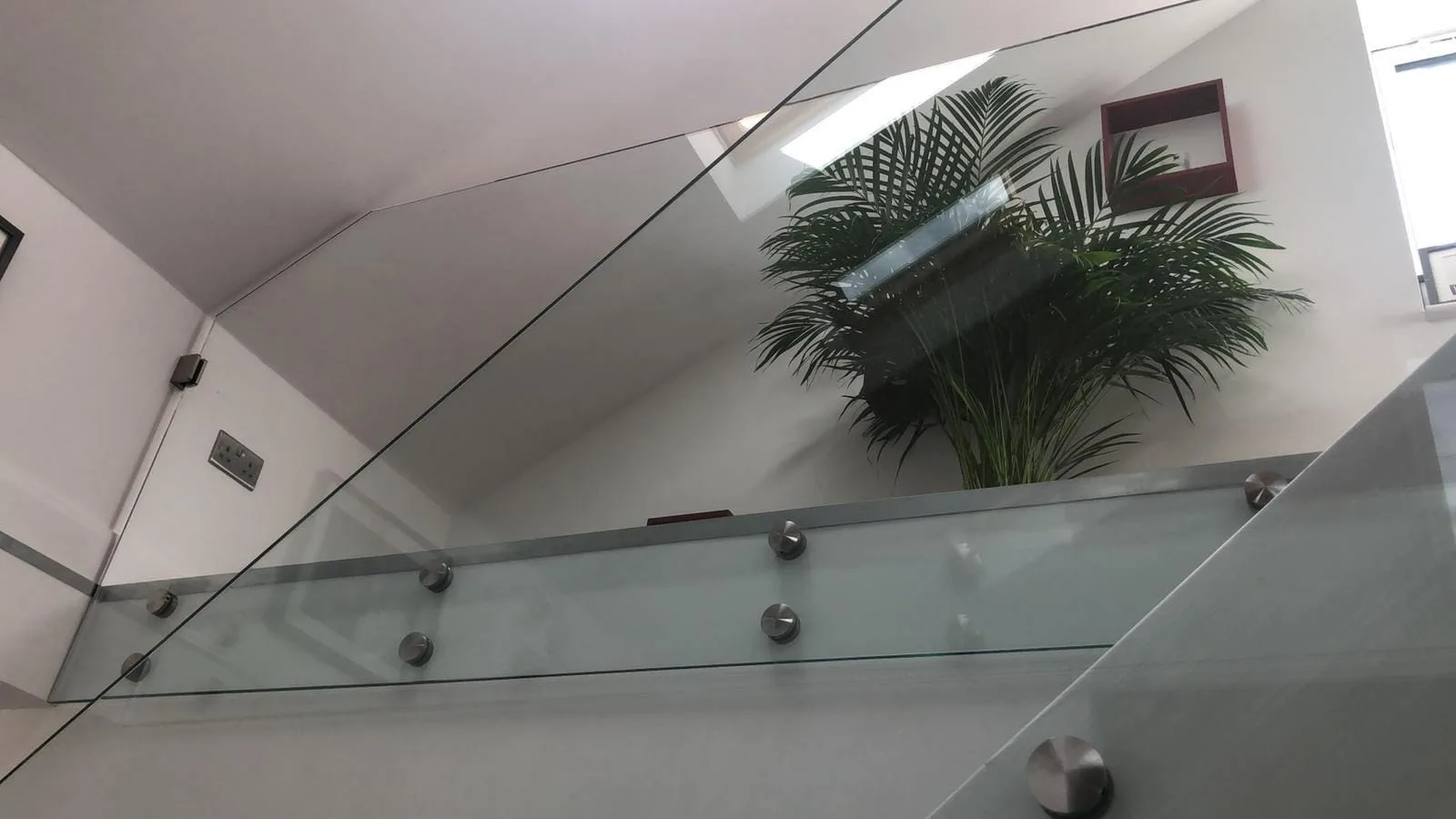 Side fixed glass balustrade